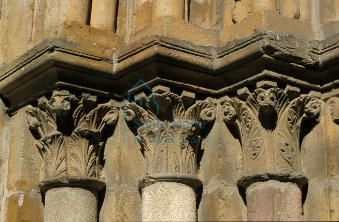 Capiteles de la portada oeste