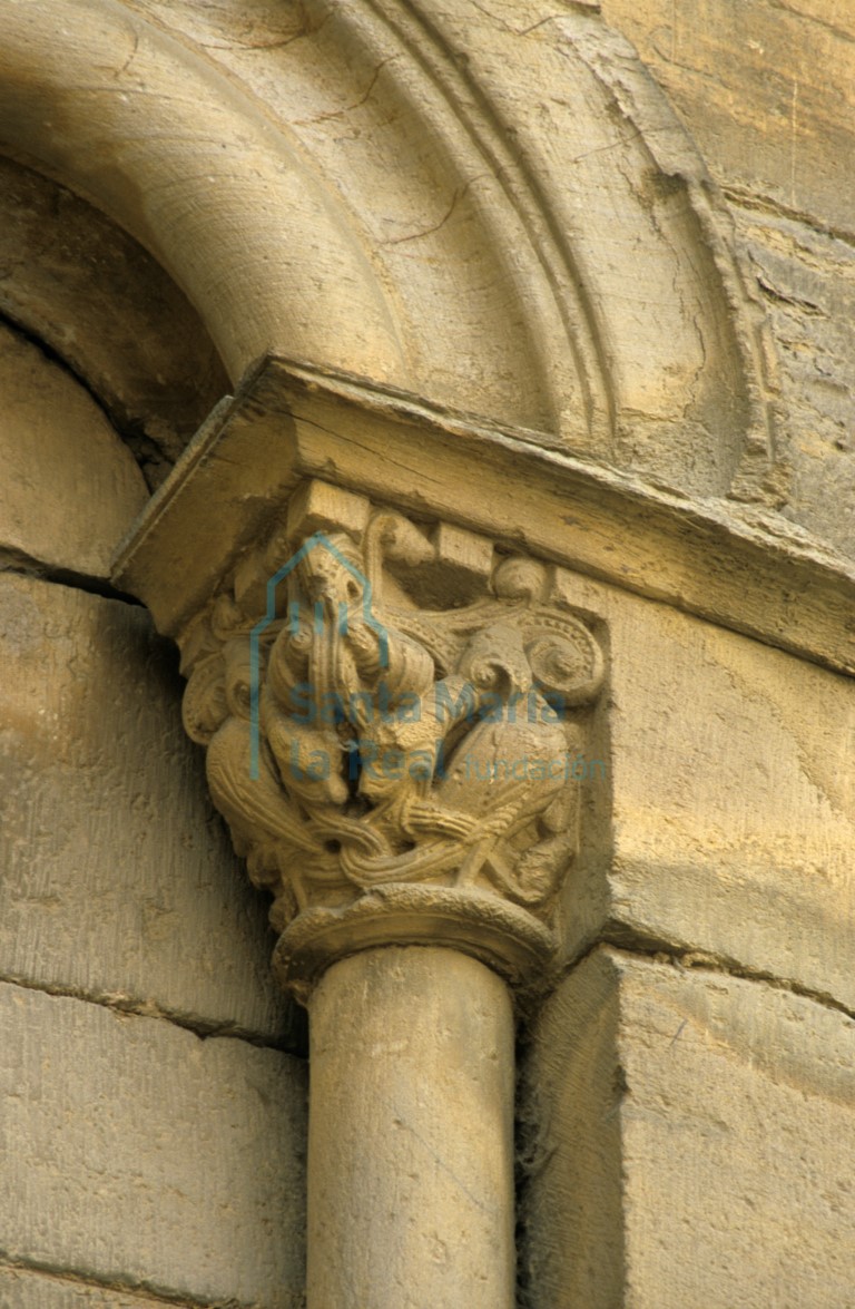 Capitel de ventana