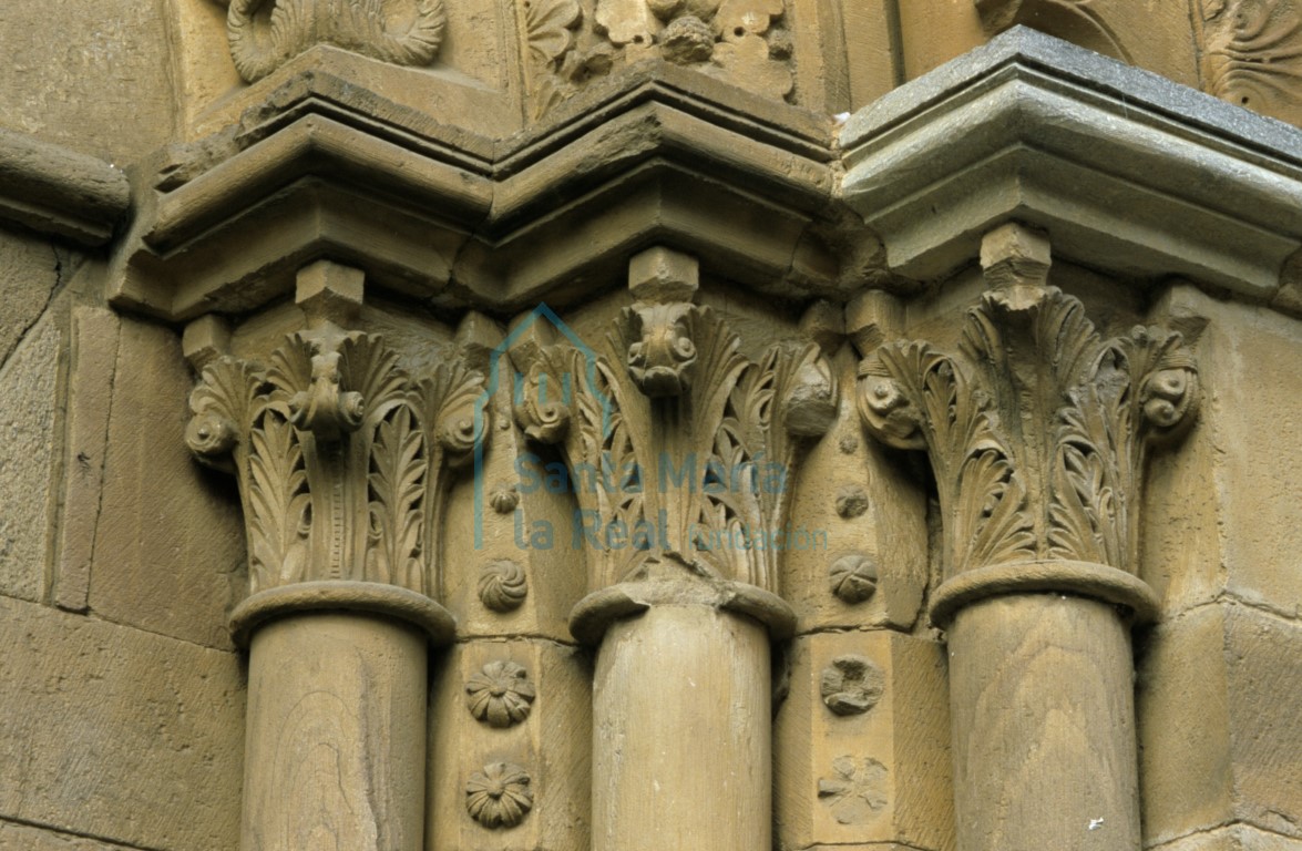 Capiteles de la portada meridional