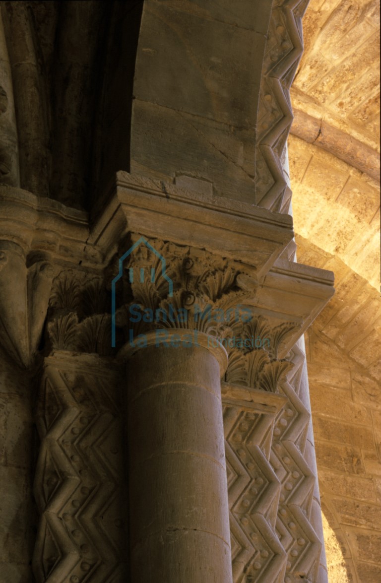 Detalle de los capiteles de la cabecera Detalle de los capiteles de la cabecera