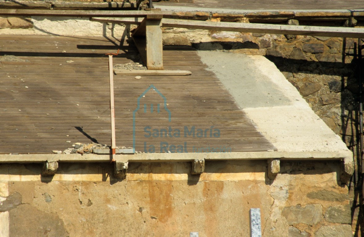 Vista de la reparación del tejado