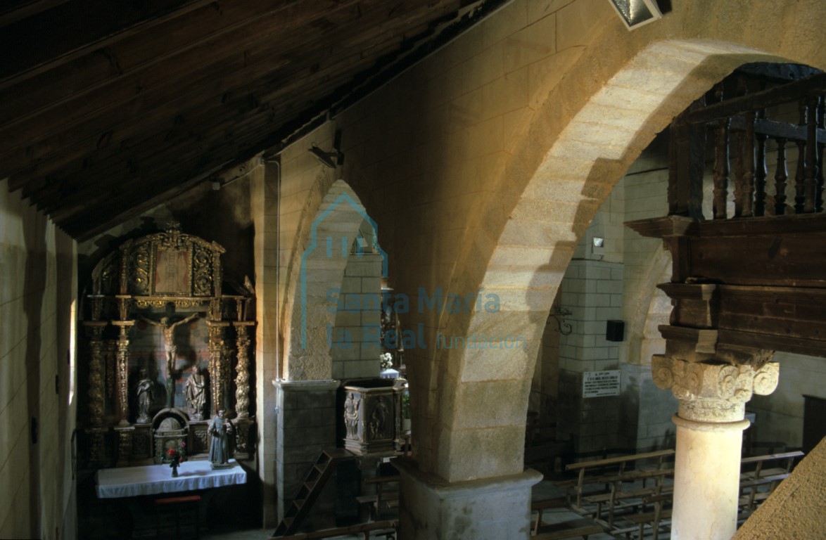 Vista del interior de la nave septentrional