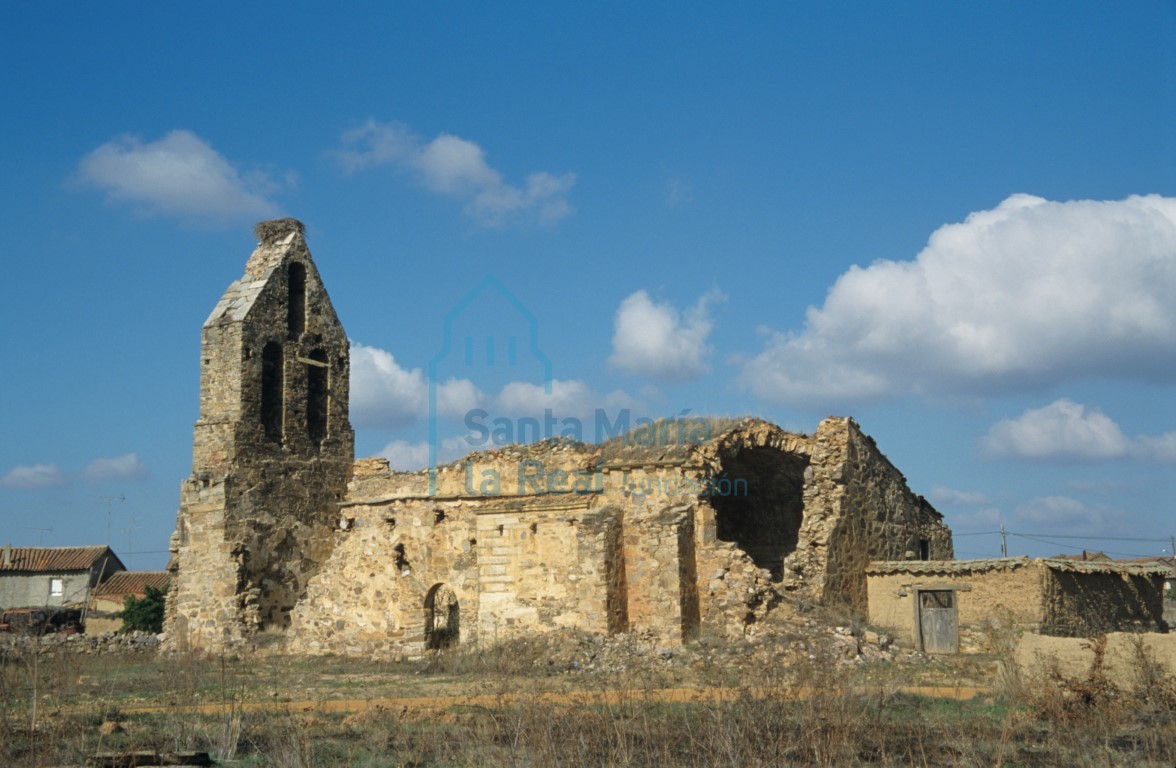 La iglesia vista desde el sureste La iglesia vista desde el sureste