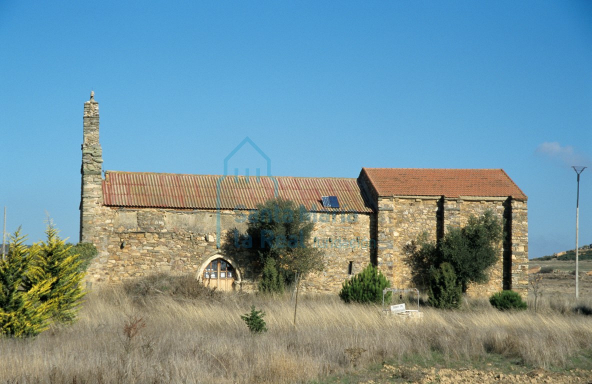 Vista de la iglesia desde el lado sur Vista de la iglesia desde el lado sur