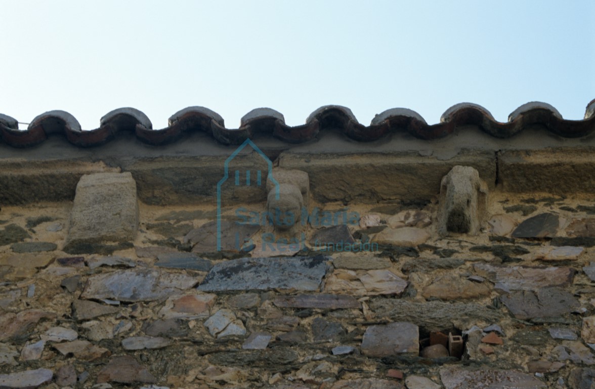 Canecillos en el exterior