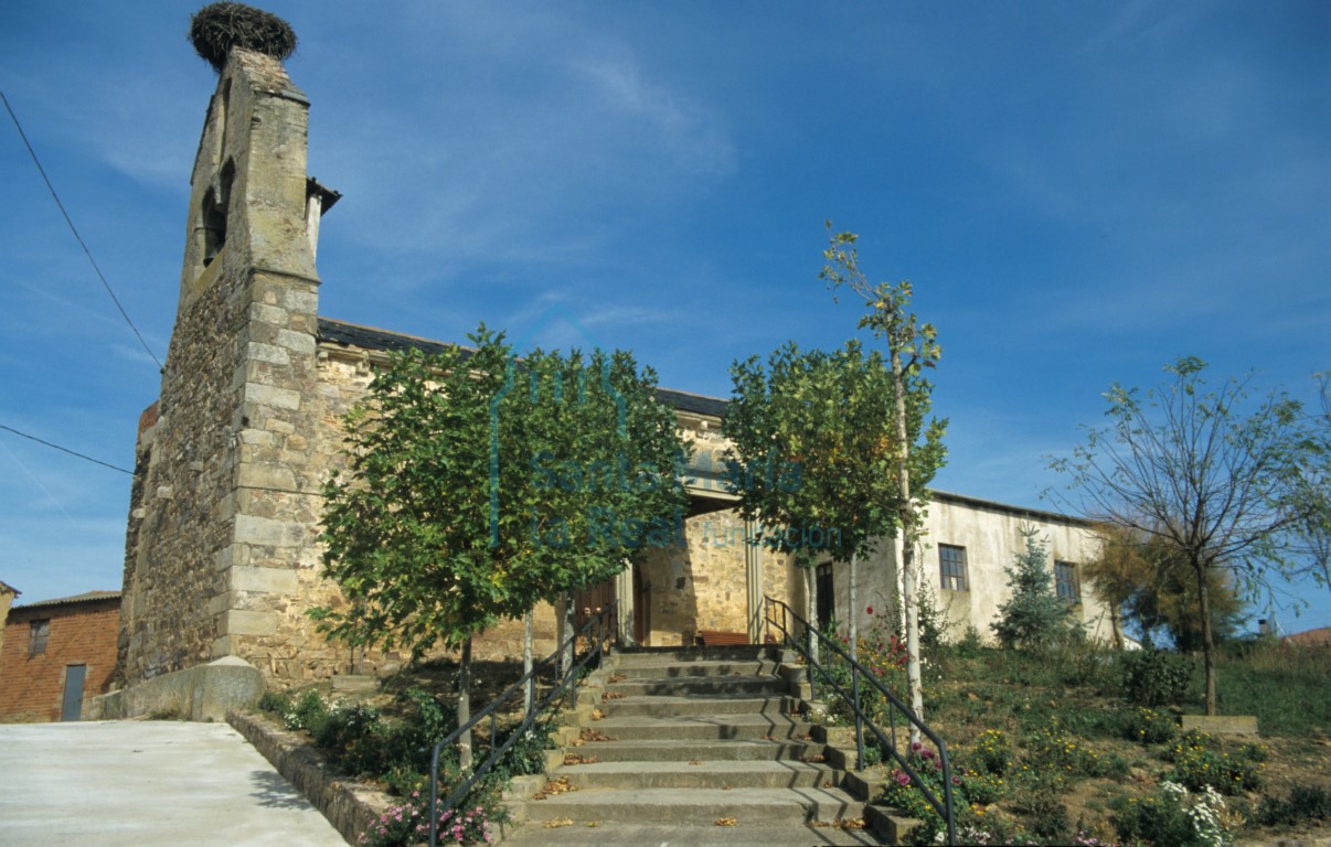 Vista de la iglesia desde el suroeste
