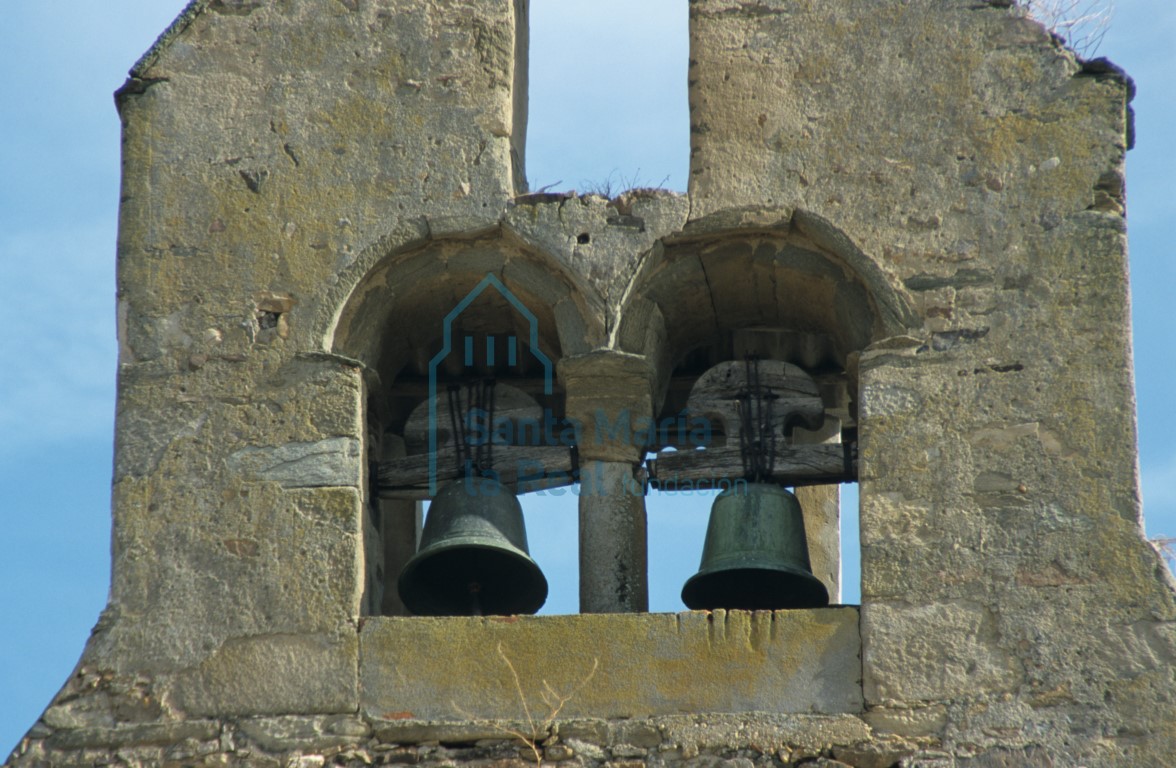 Detalle campanas en la espadaña