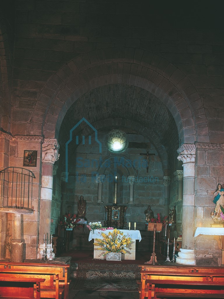 Interior de la cabecera