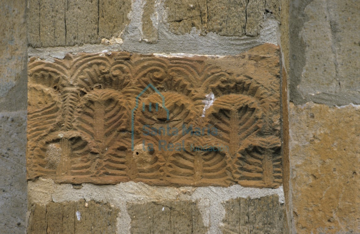 Sillar tallado en el exterior