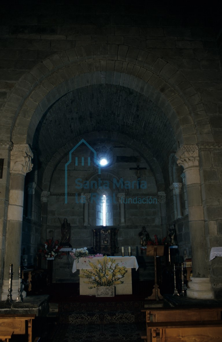 Interior de la cabecera