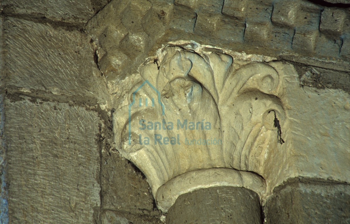 Capitel del interior