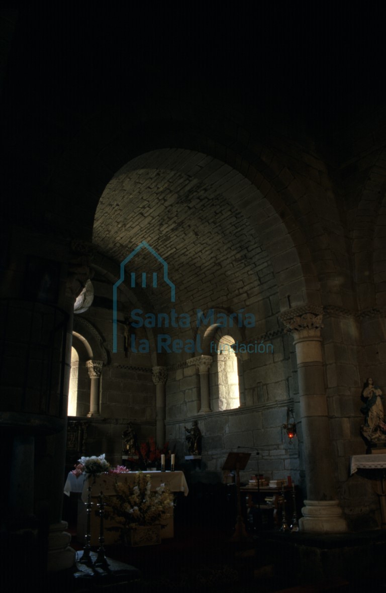 Interior de la cabecera