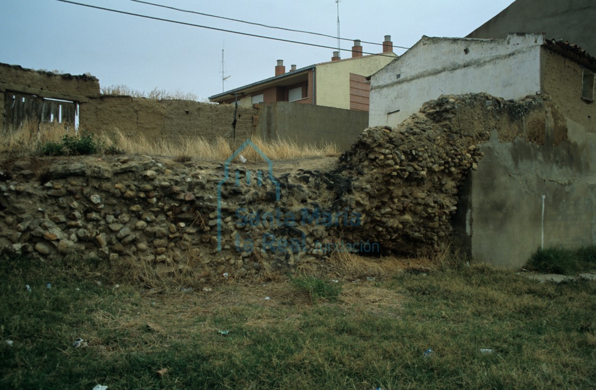 Murallas junto a la Puerta de Santiago