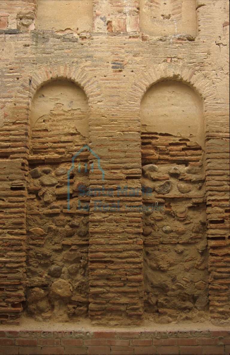 Detalle del muro de la antigua cabecera