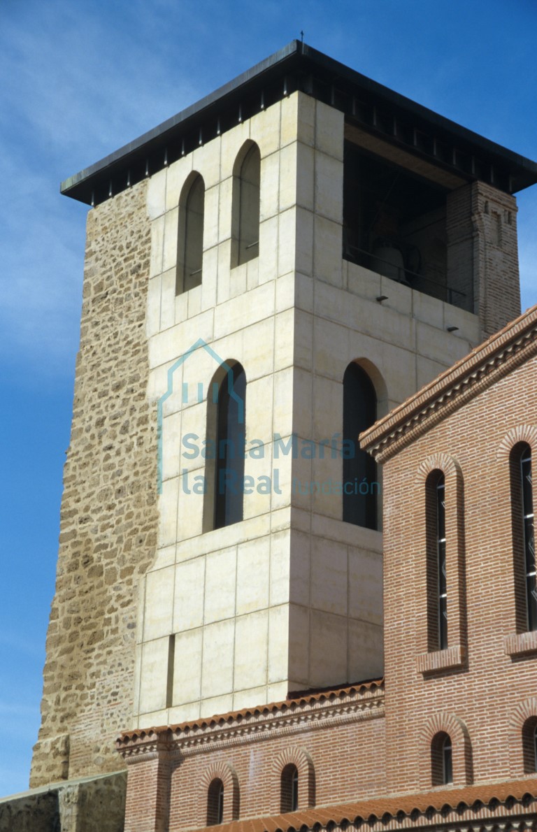 Exterior de la torre
