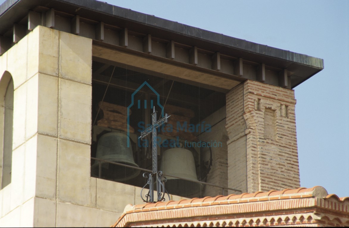 Detalle del campanario en la torre