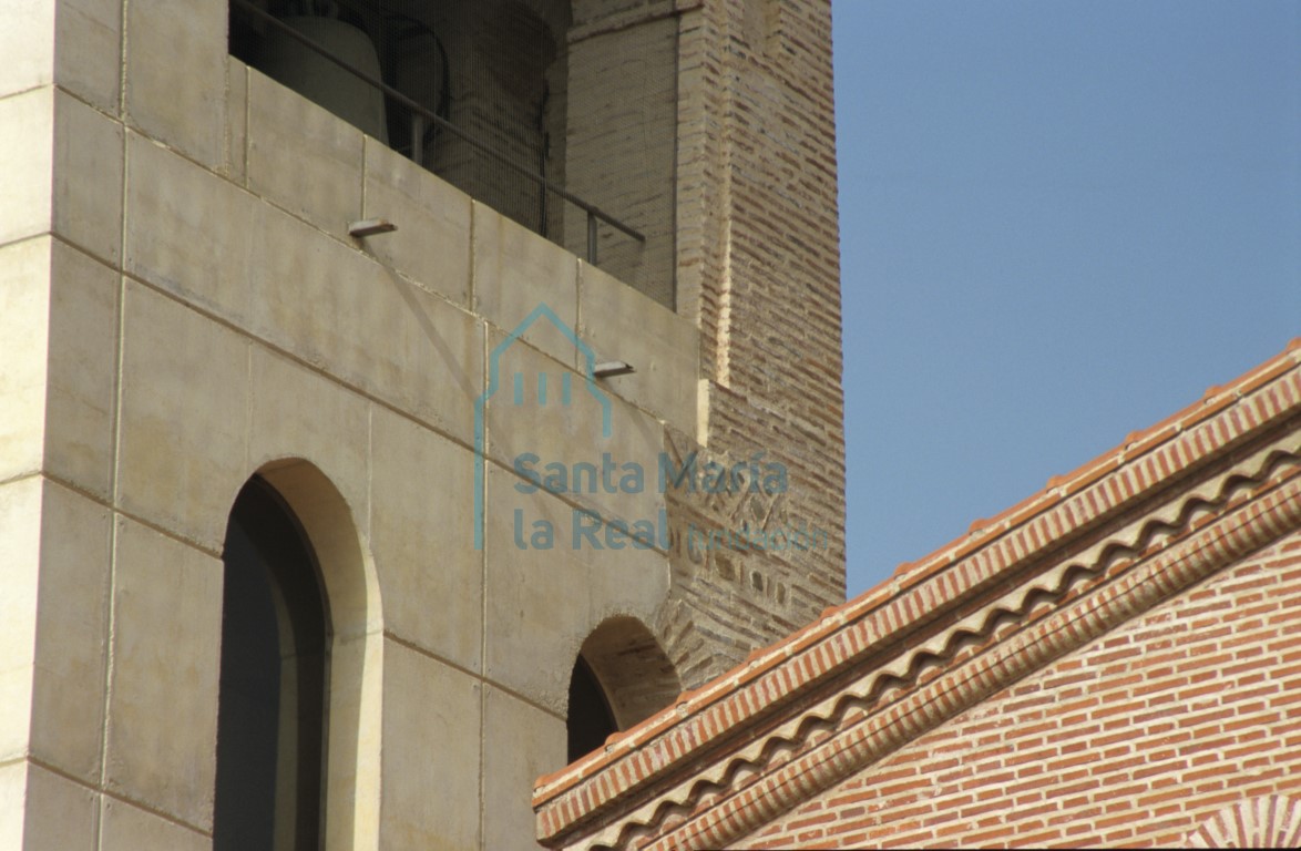 Detalle de la torre restaurada