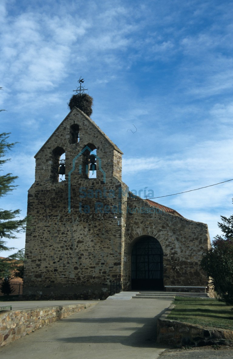 Exterior de la fachada occidental