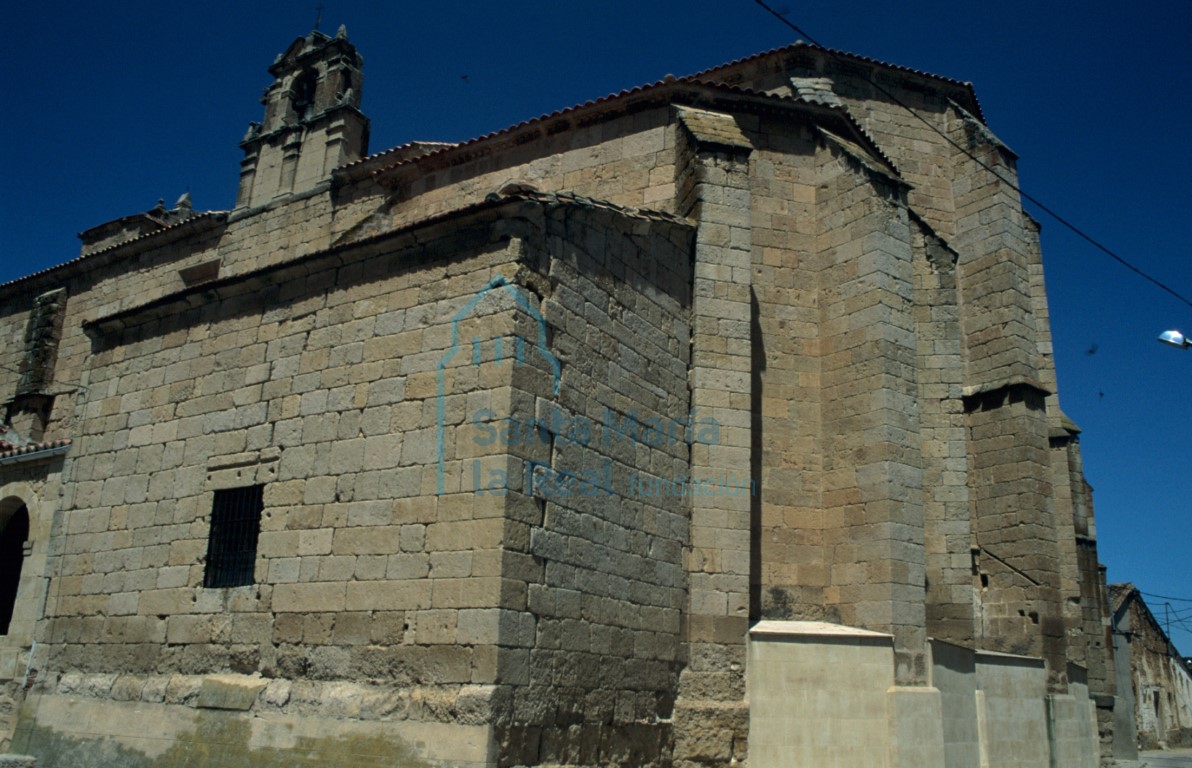 Vista del exterior de la cabecera