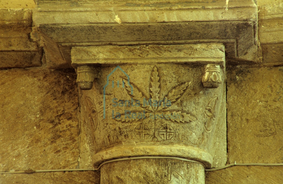 Capitel en el actual muro sur