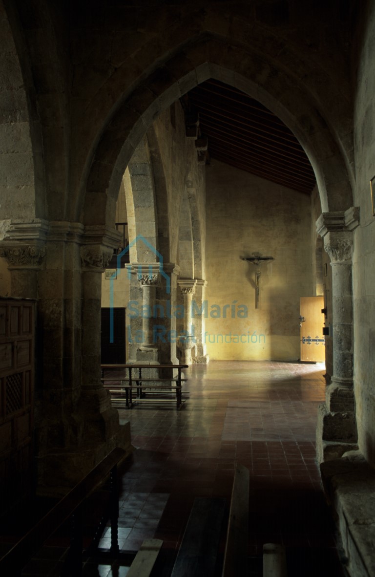 Nave norte vista desde la cabecera