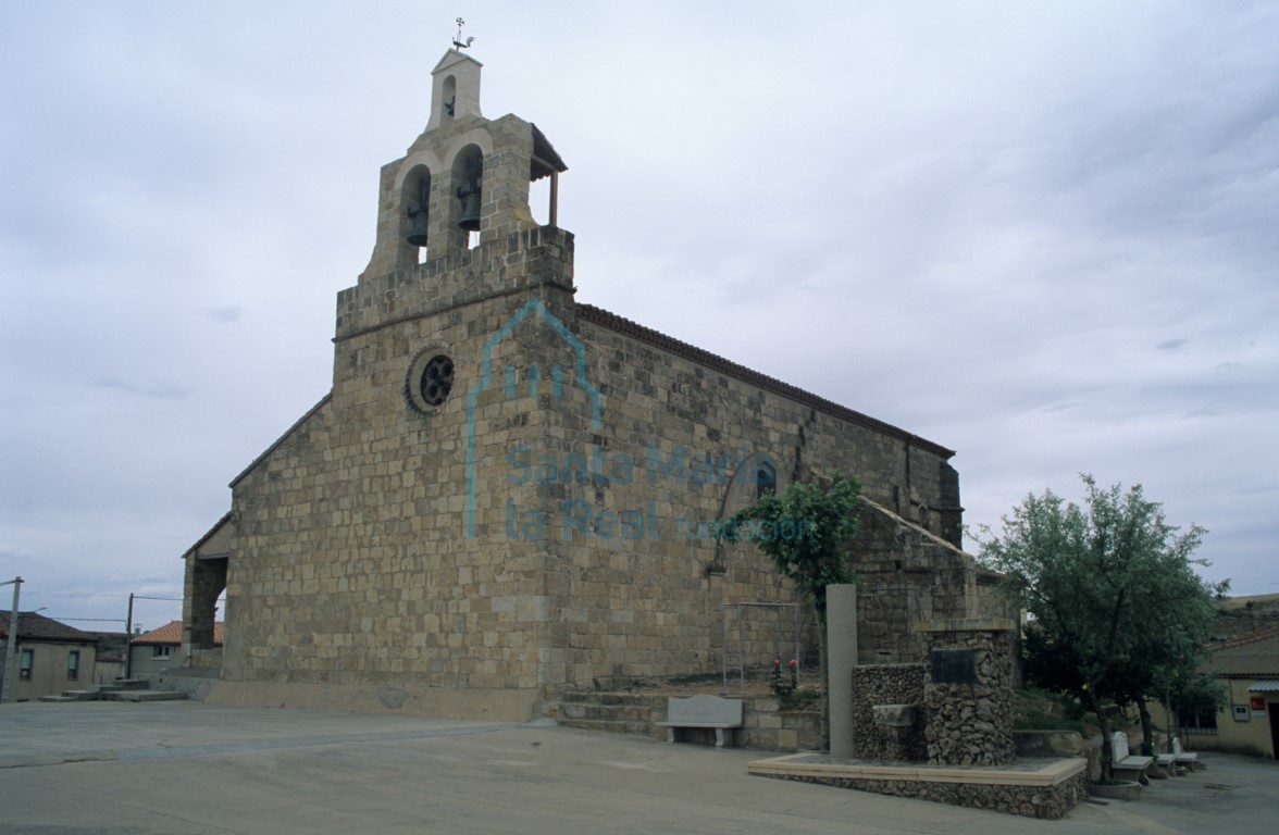 Vista del exterior desde el lado suroeste