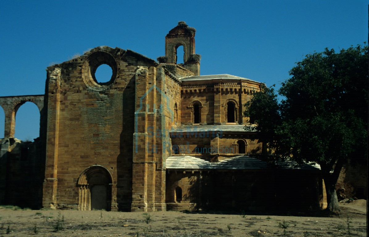 Fachada mneridional de la iglesia