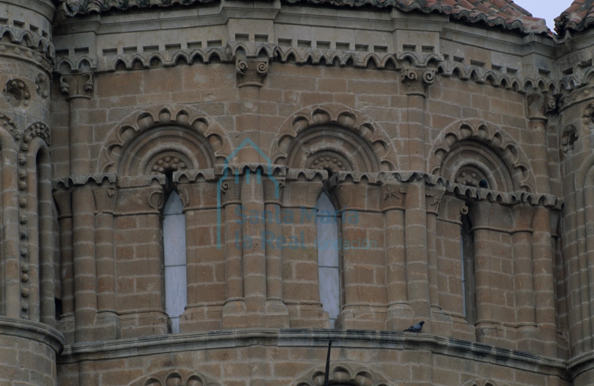 Detalle de las ventanas del cimborrio