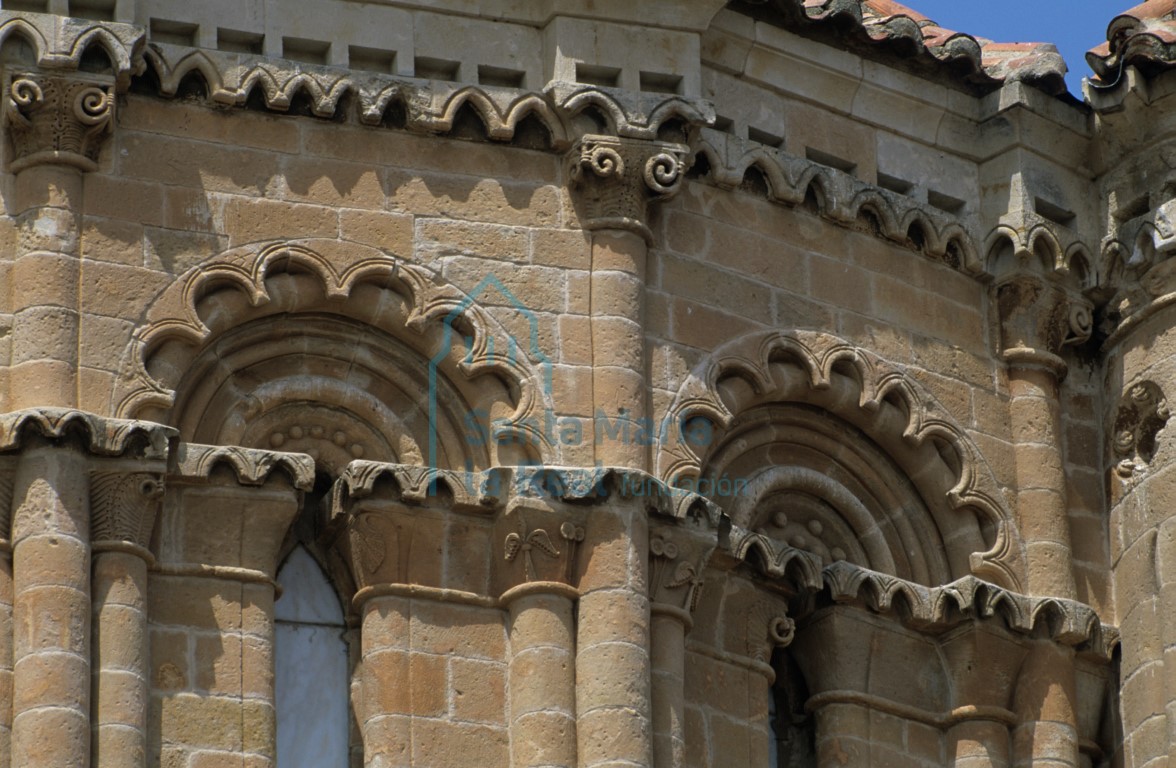 Detalle de las ventanas del cimborrio