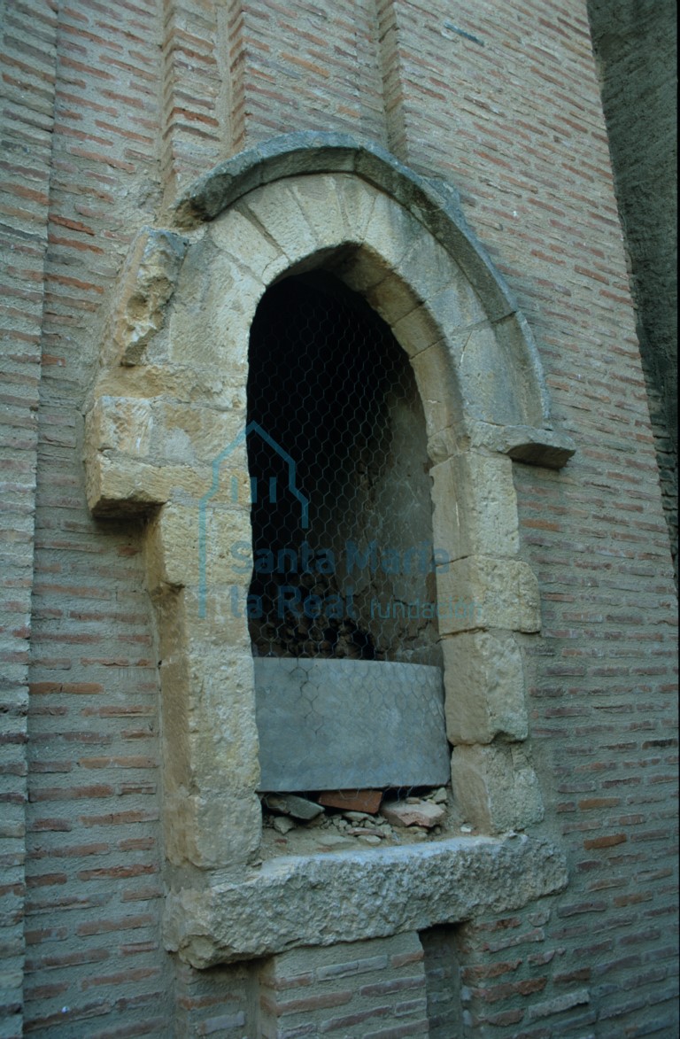 Ventana de la fachada septentrional Ventana de la fachada septentrional