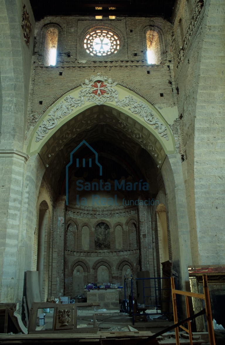 Vista de la cabecera de la nave central