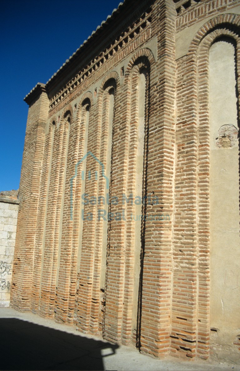 Exterior de la cabecera