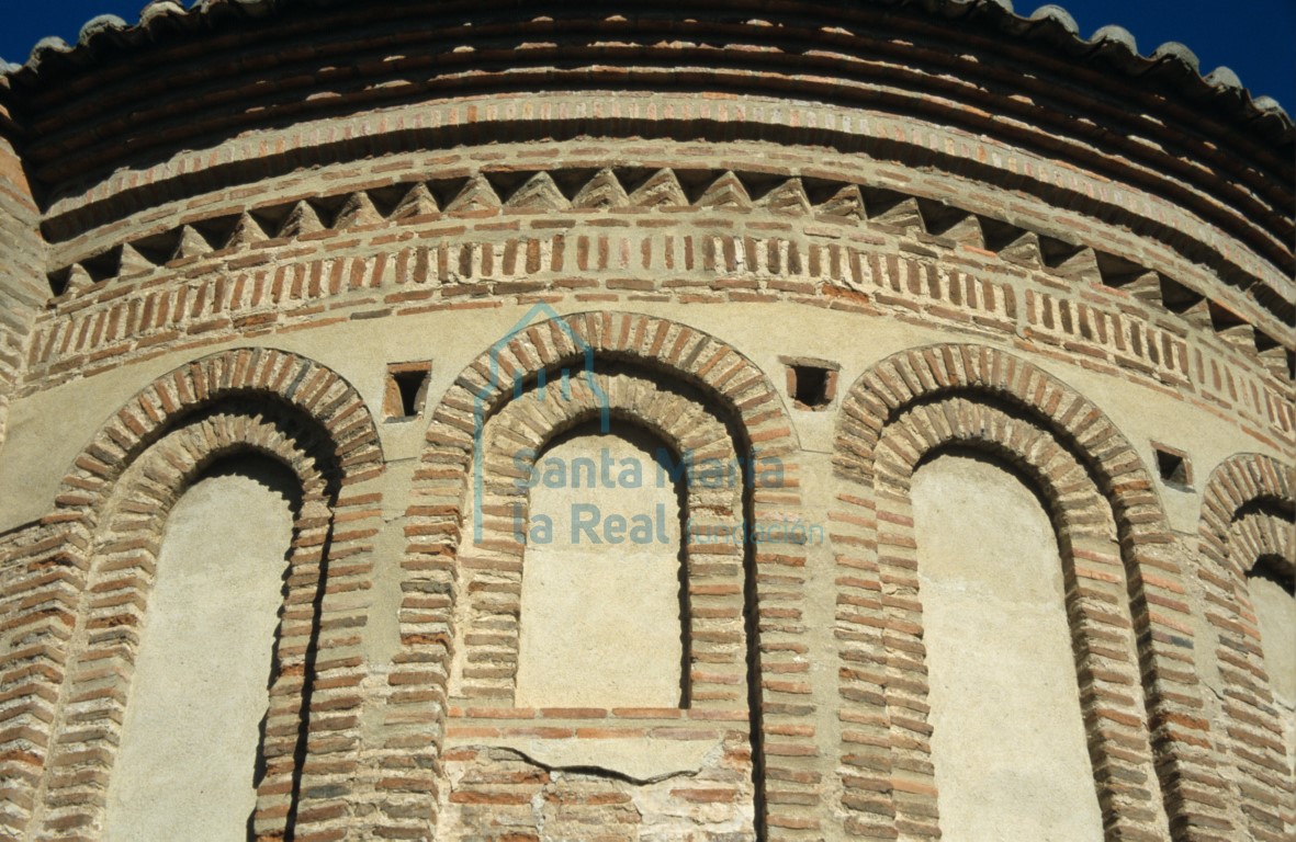 Decoración del exterior de la cabecera