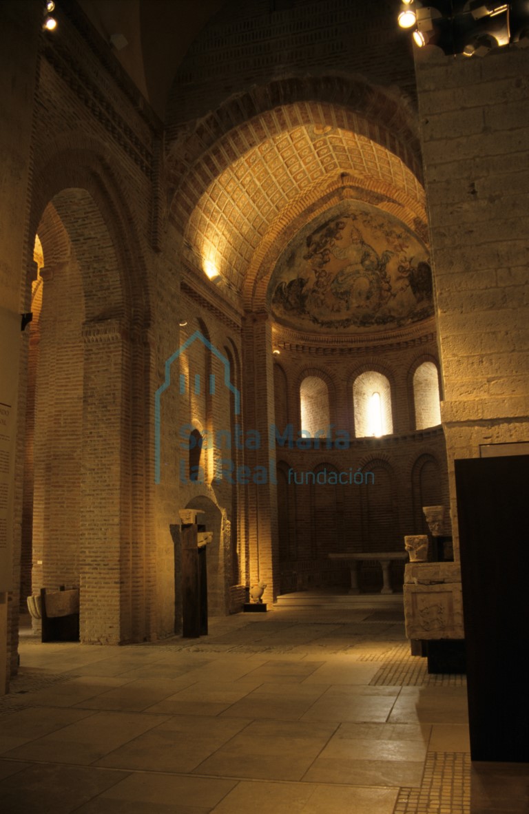 Interior del templo