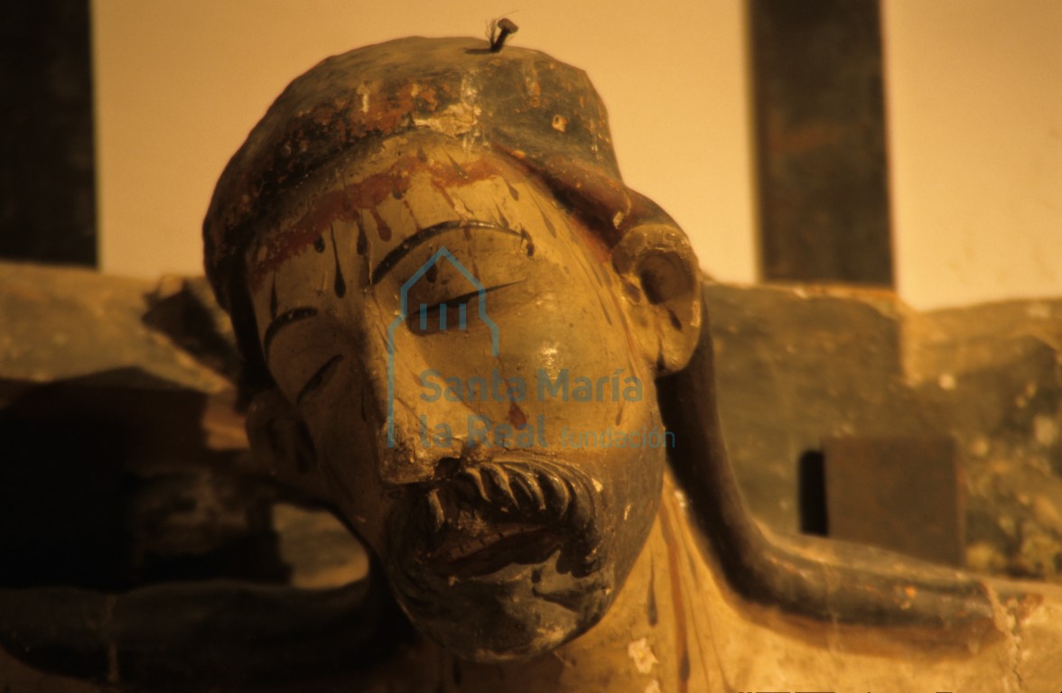 Detalle cabeza de Cristo románico