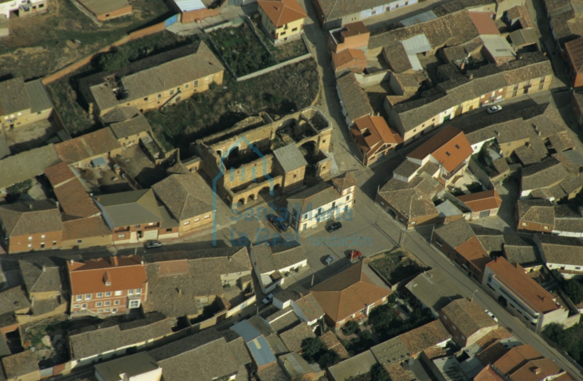 Vista aérea de Belver de los Montes y el Monasterio de San Salvador