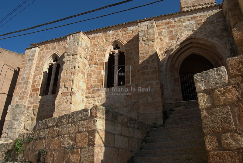 Vista del pórtico de la iglesia de San Blas