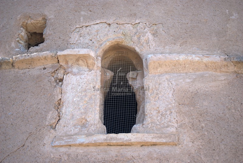 Detalle de ventana del ábside