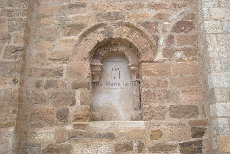 Ventana del muro sur más próxima al ábside