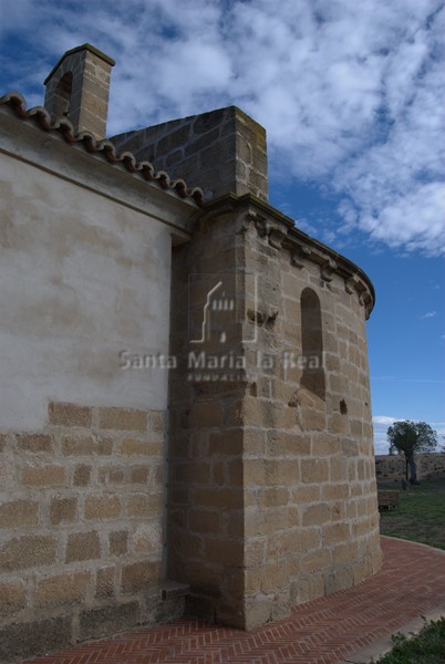 Unión de la nave con cabecera en el muro sur