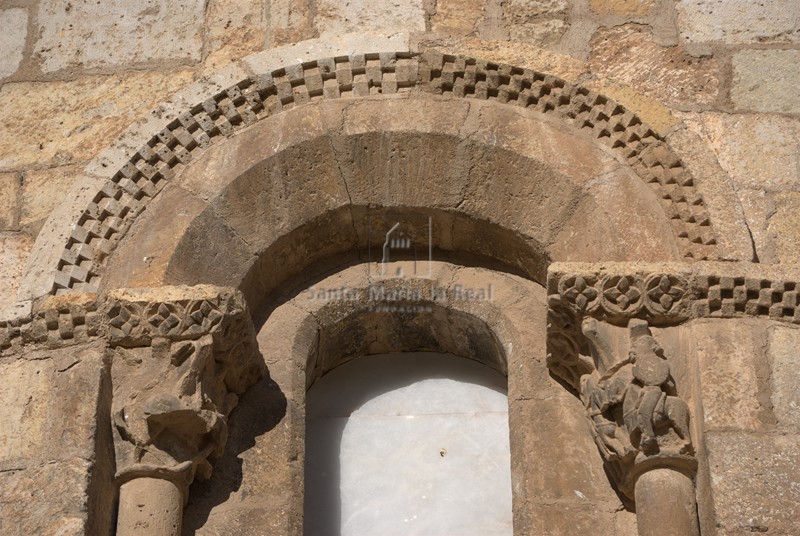 Detalle de la ventana sur del ábside