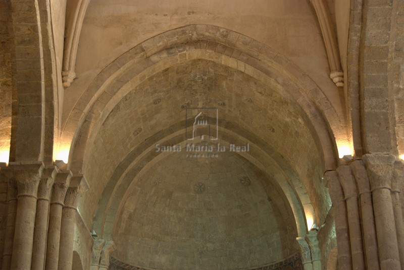 Detalle de la cubierta del crucero y de la cabecera