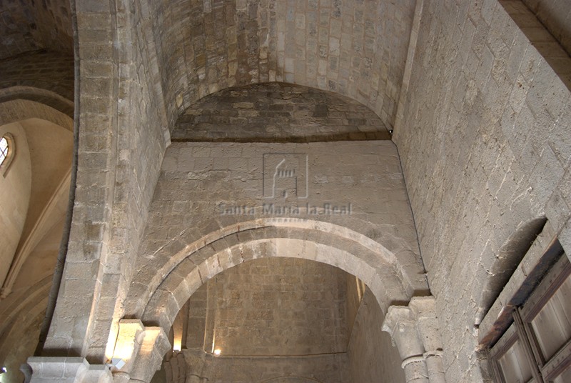 Vista de la cubierta de la  nave de la epístola