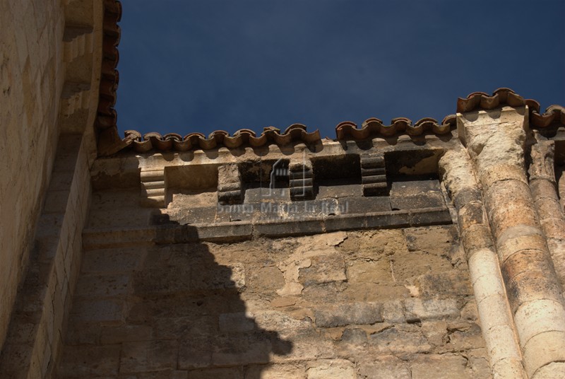 Detalle de la zona superior del presbiterio