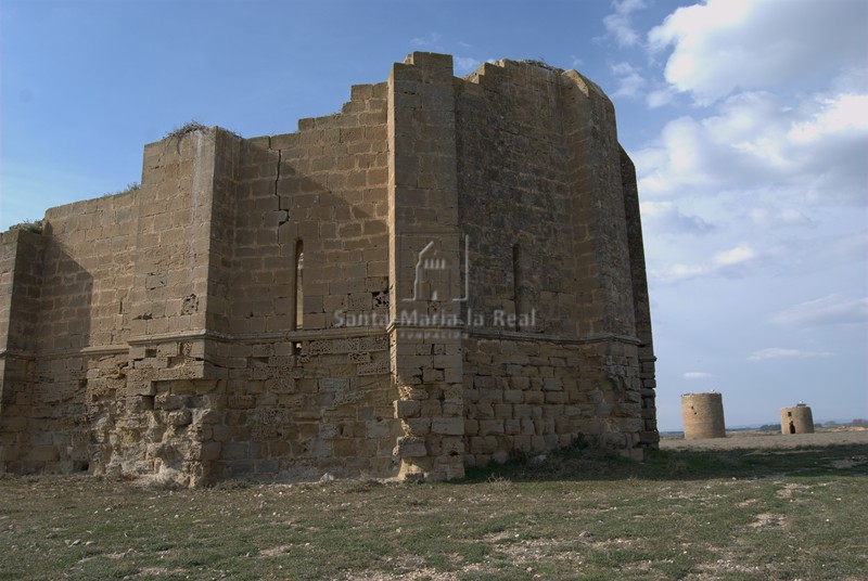 Exterior desde el ángulo sureste