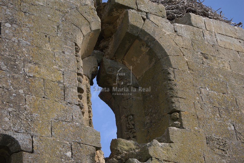 Ventana superior del muro occidental desde el exterior