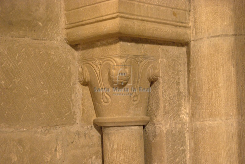 Capitel del ábside del lado norte Capitel del ábside del lado norte