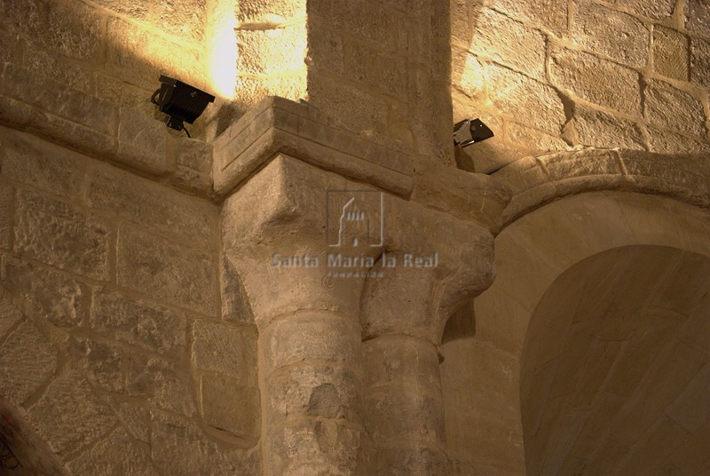 Dobles columnas en la capilla mayor