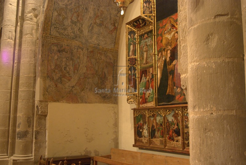 Capilla de la Coronación en el muro norte de la cabecera