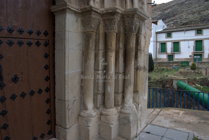 Detalle del lado occidental de la portada norte